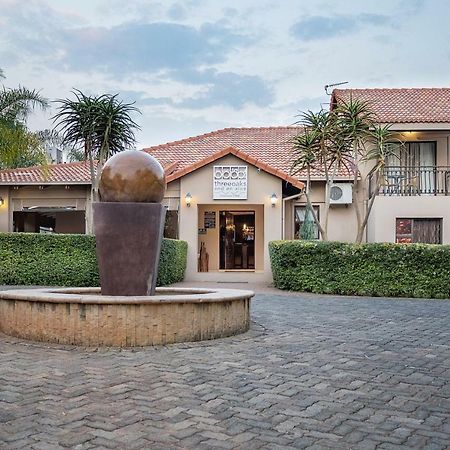 Three Oaks And An Aloe Boutique Hotel Hartbeespoort Exteriér fotografie