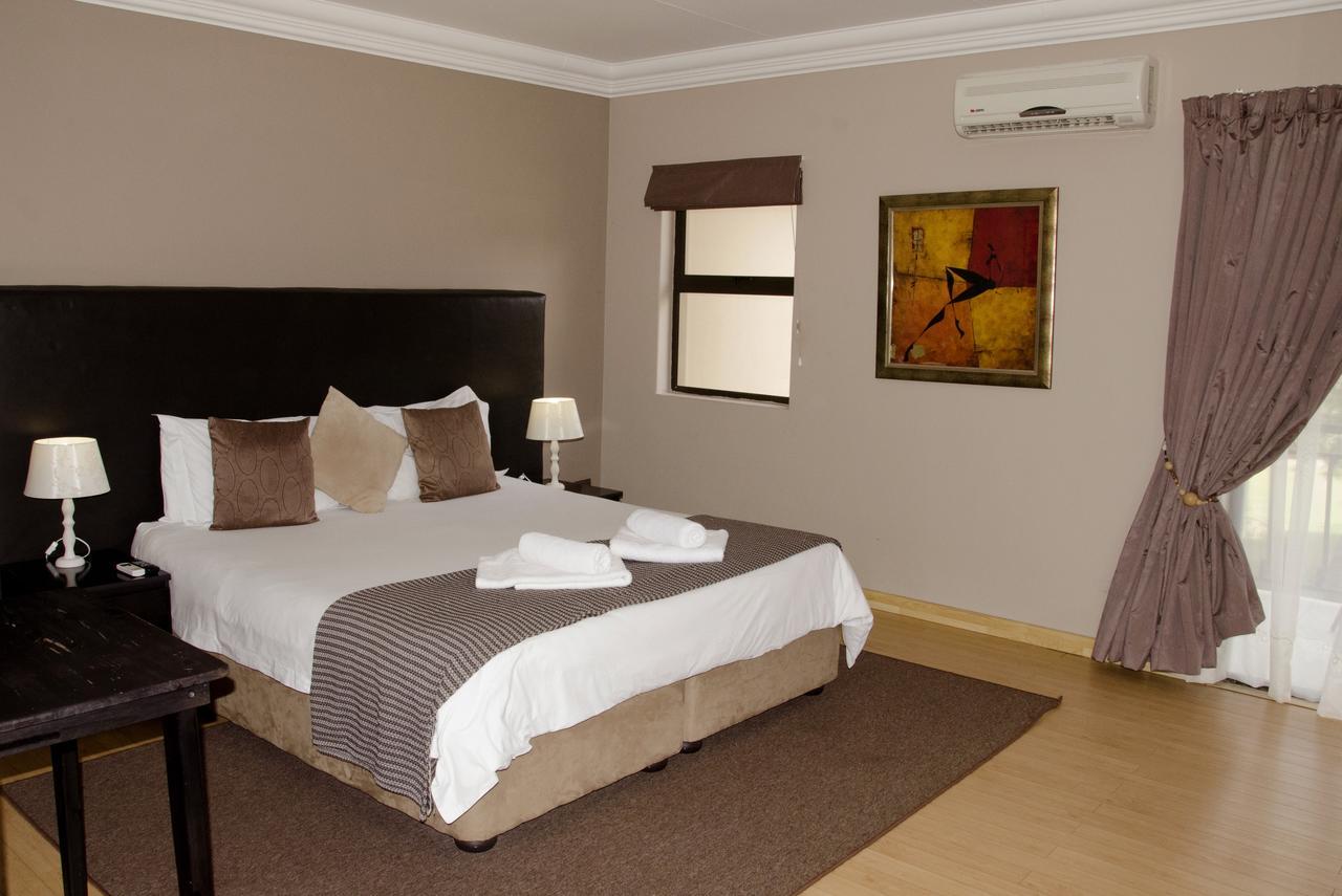 Three Oaks And An Aloe Boutique Hotel Hartbeespoort Pokoj fotografie